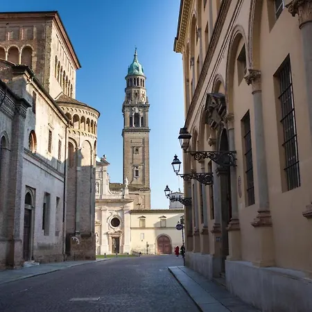 A Due Passi Dal Duomo Apartment Parma